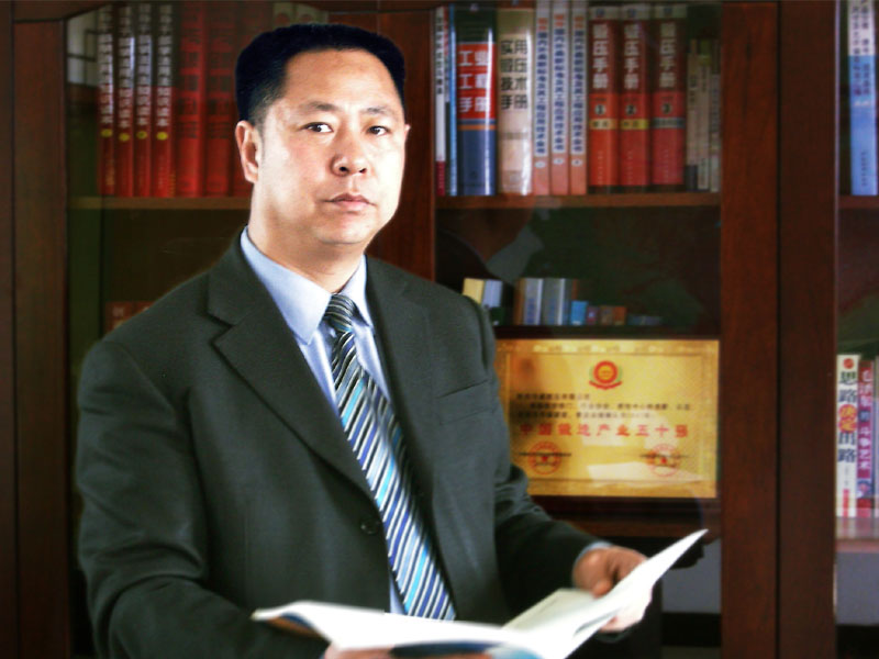 华威锻压王璋